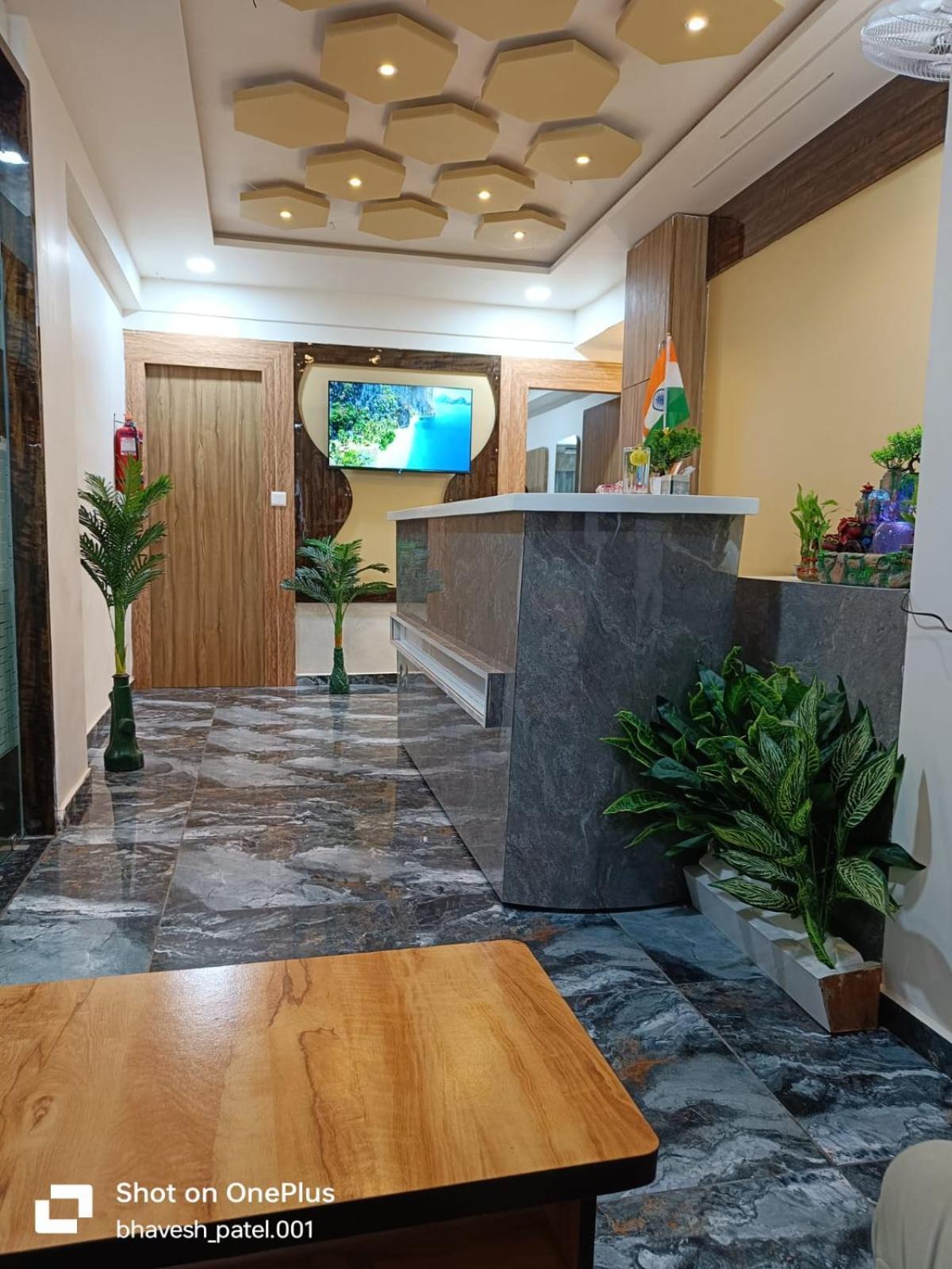 Hotel Alpine Ahmedabad Exterior photo